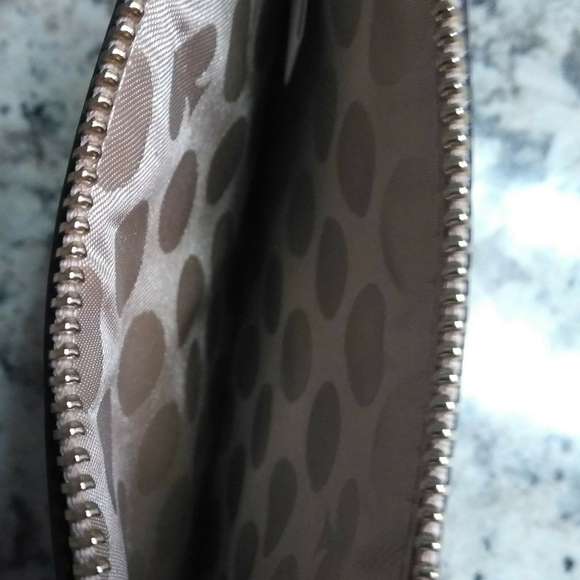 Kate Spade wristlet - Picture 5 of 5